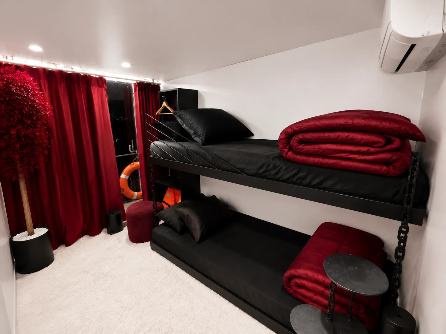 Royal Bunker Suite 301 photo 1