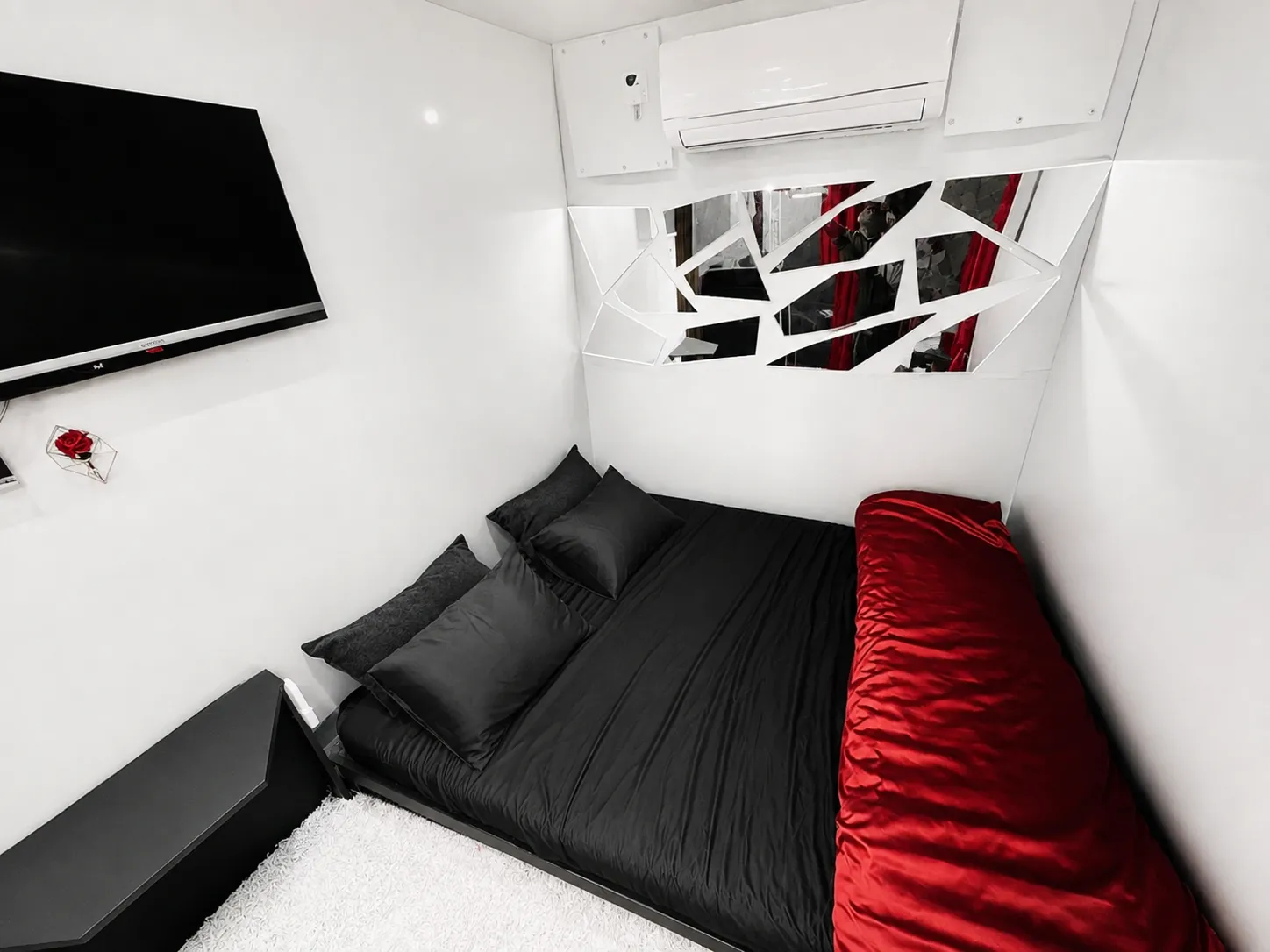 Exclusive Couple suits Room 303 photo 1