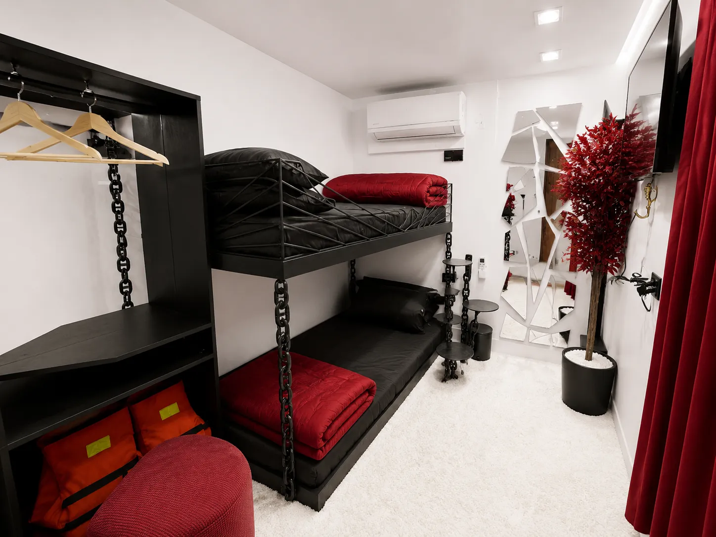 Royal Bunker Suite 301 photo 2